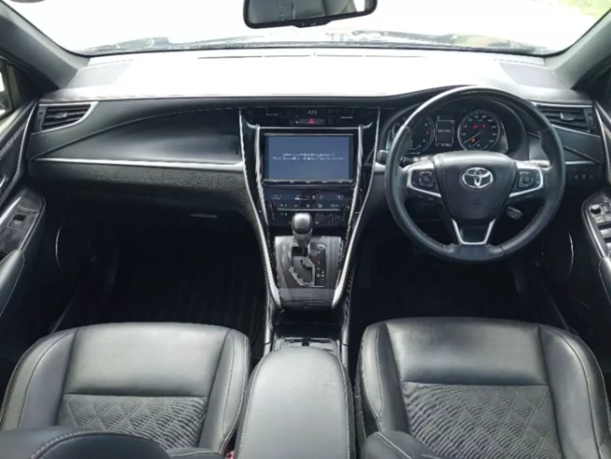 interiorFront