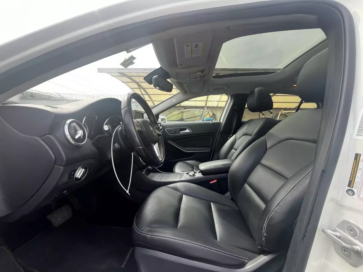 interiorFront