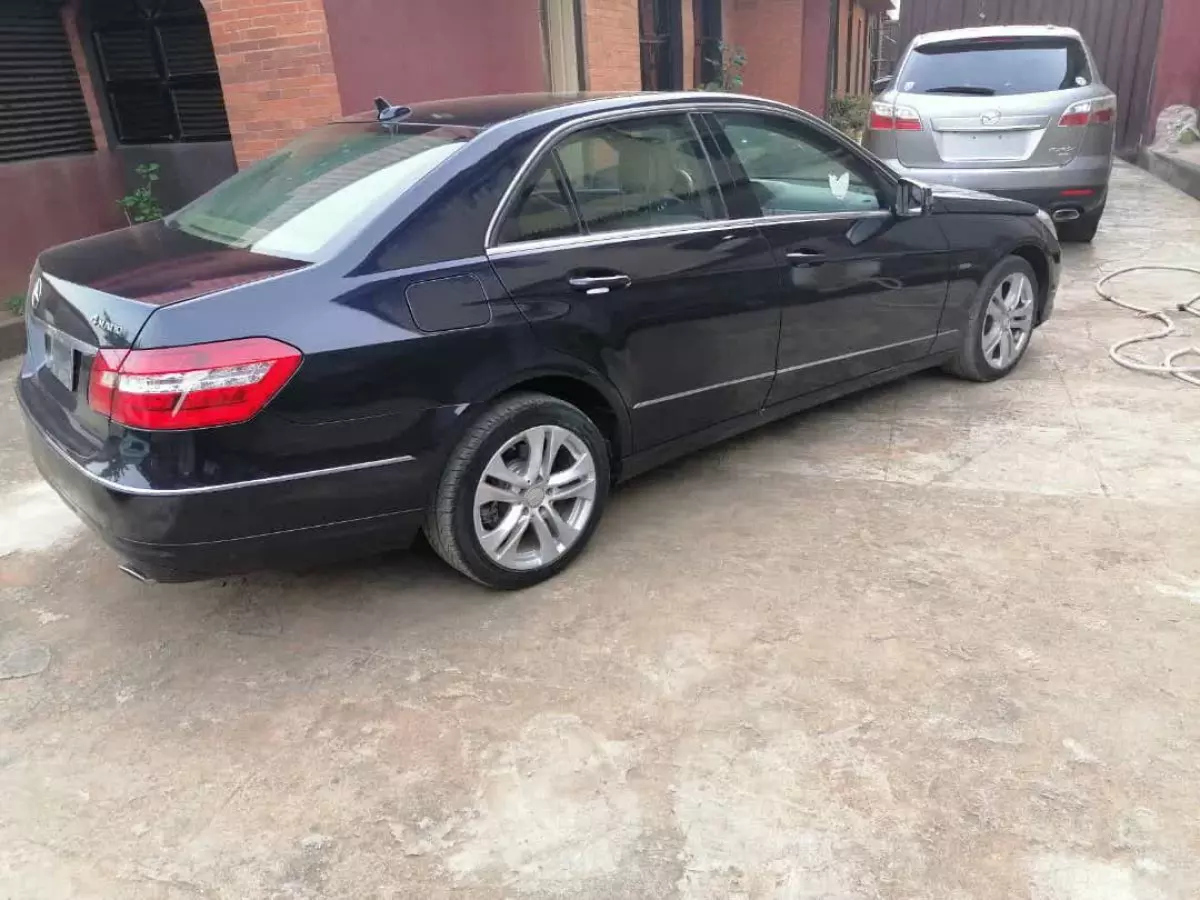 car Right Back