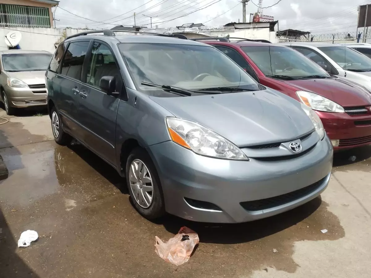 Toyota Sienna - 2008