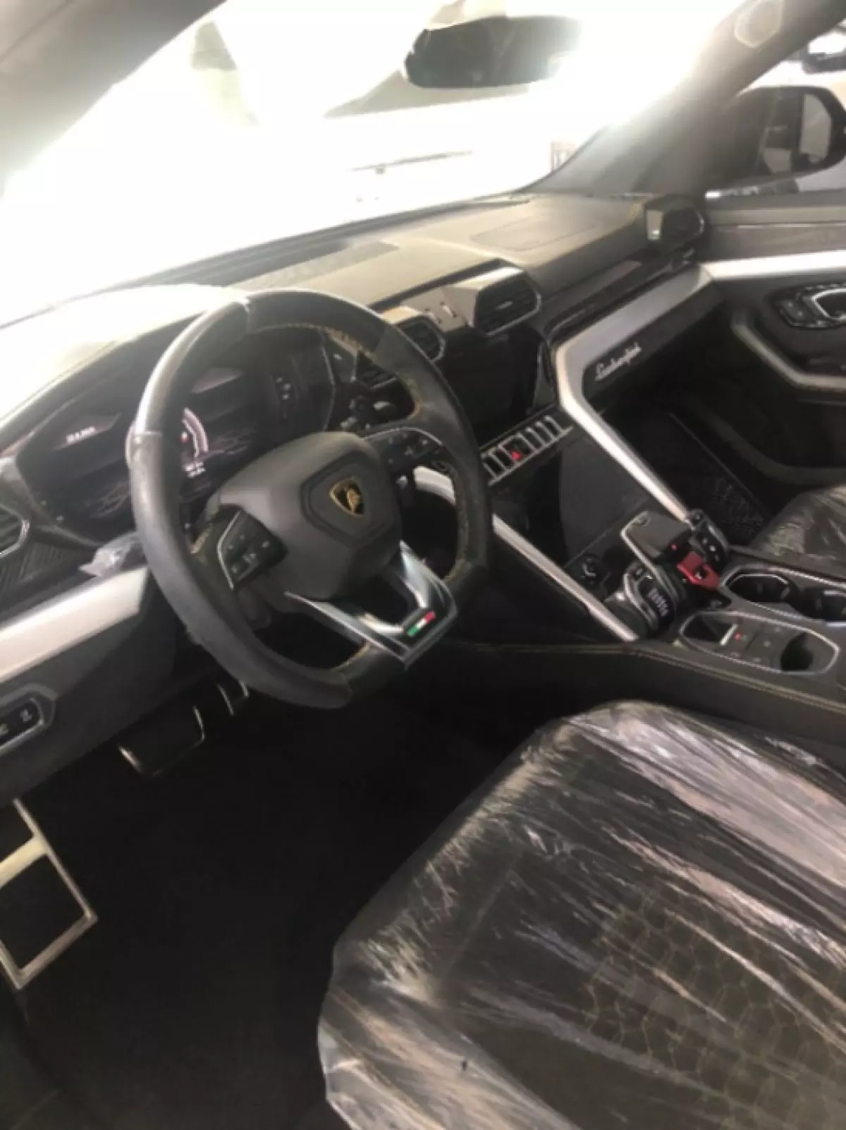 interiorFront
