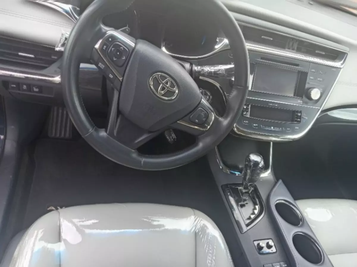 interiorFront