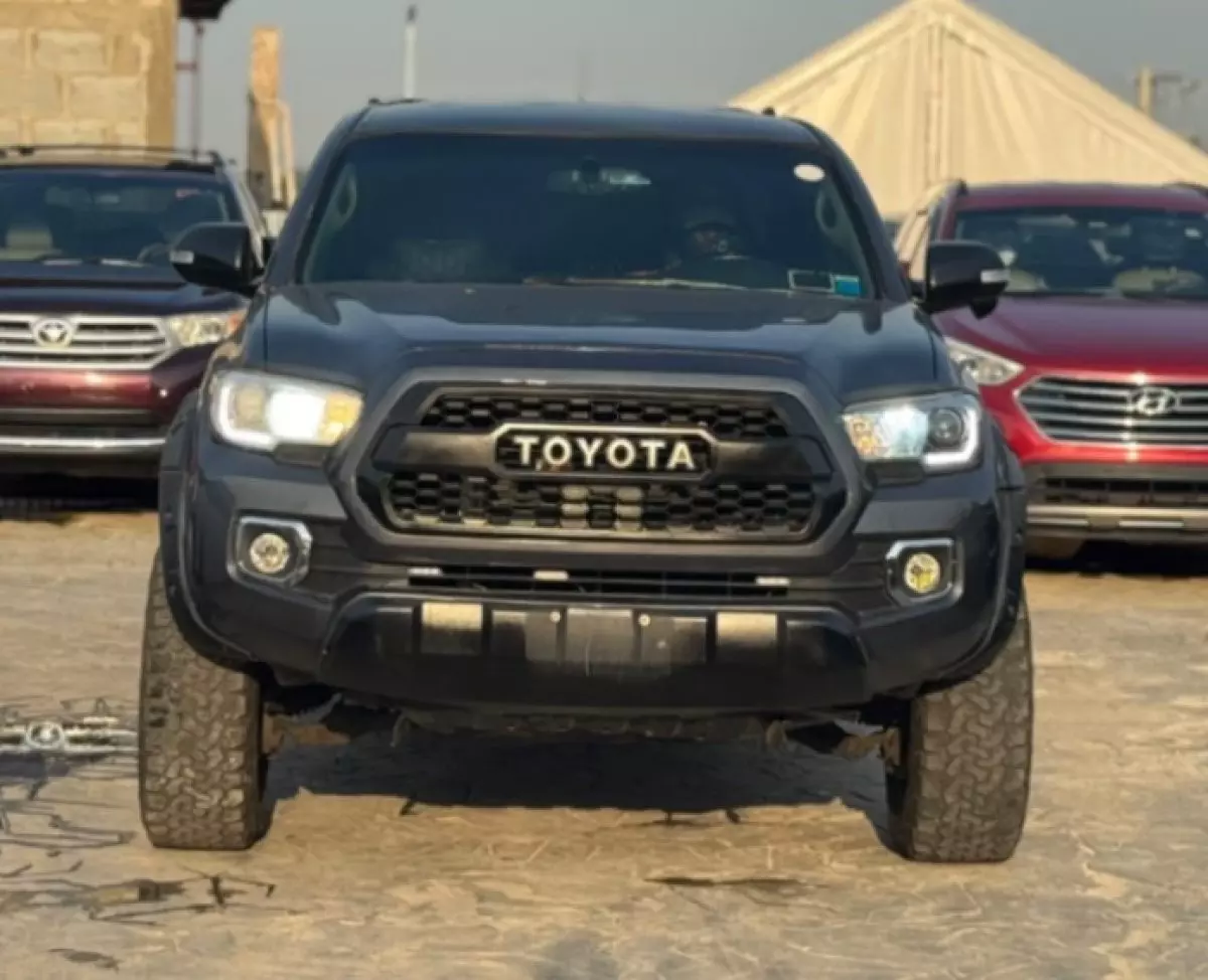 Toyota Tacoma   - 2013