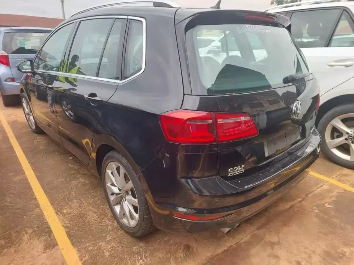 car Right Back