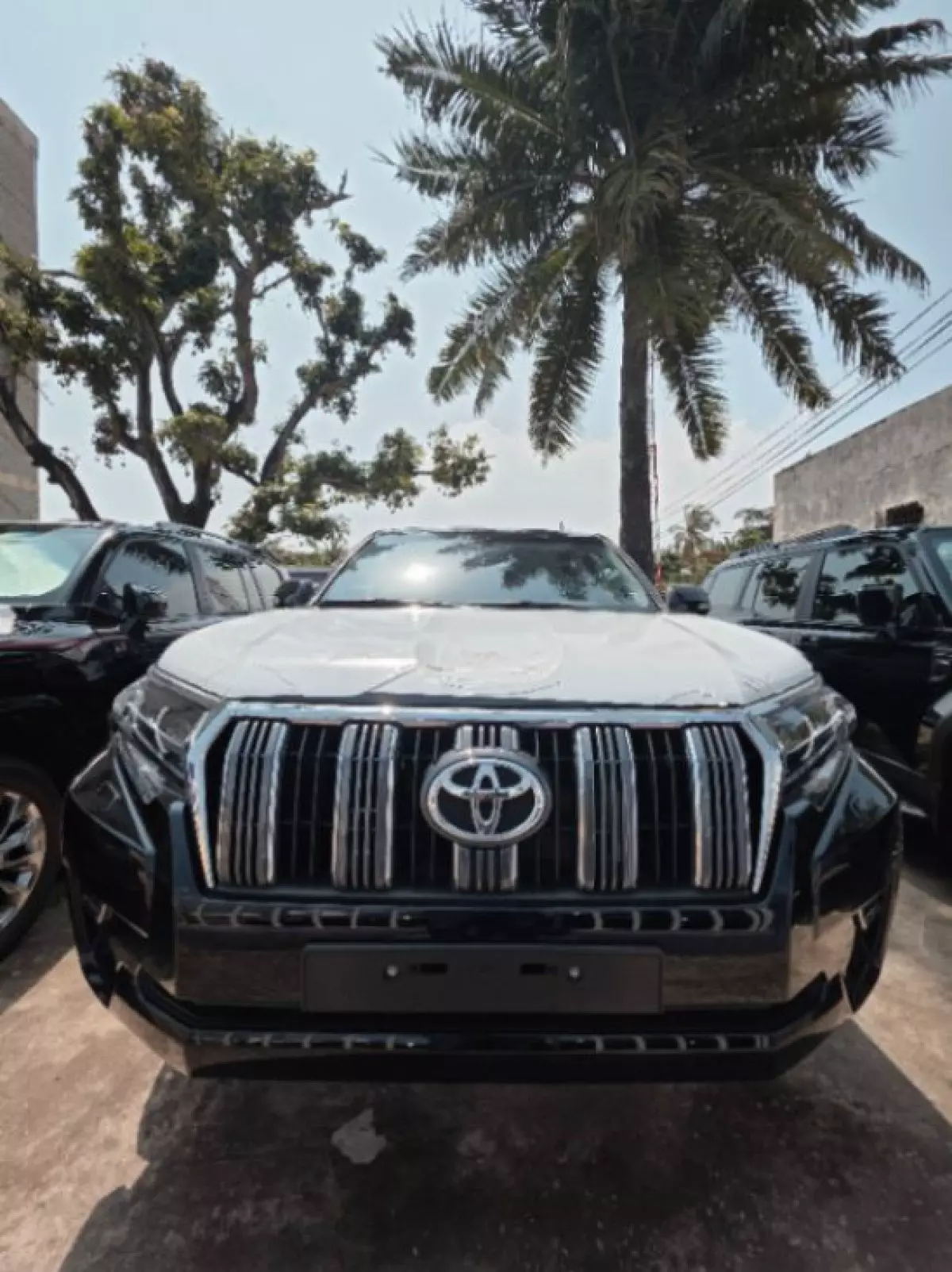 Toyota Landcruiser Prado - 2023