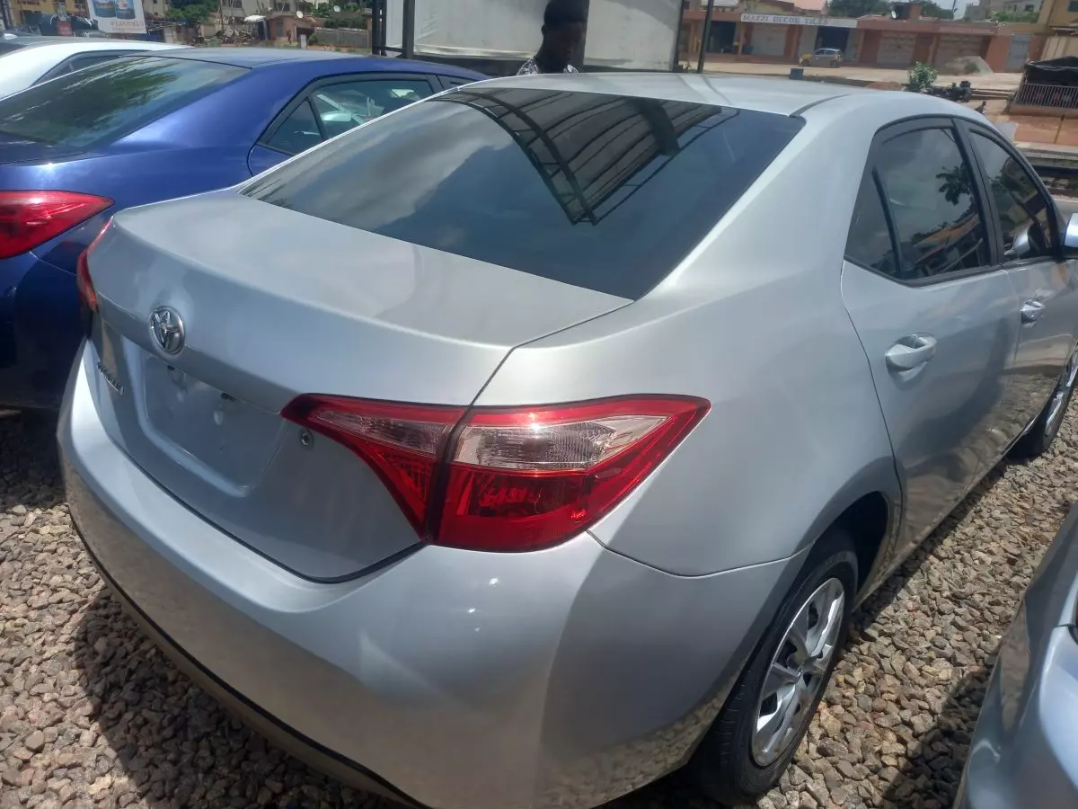 car Right Back
