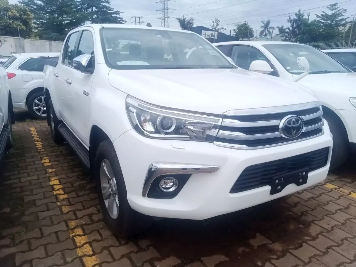 Toyota Hilux Revo  - 2018