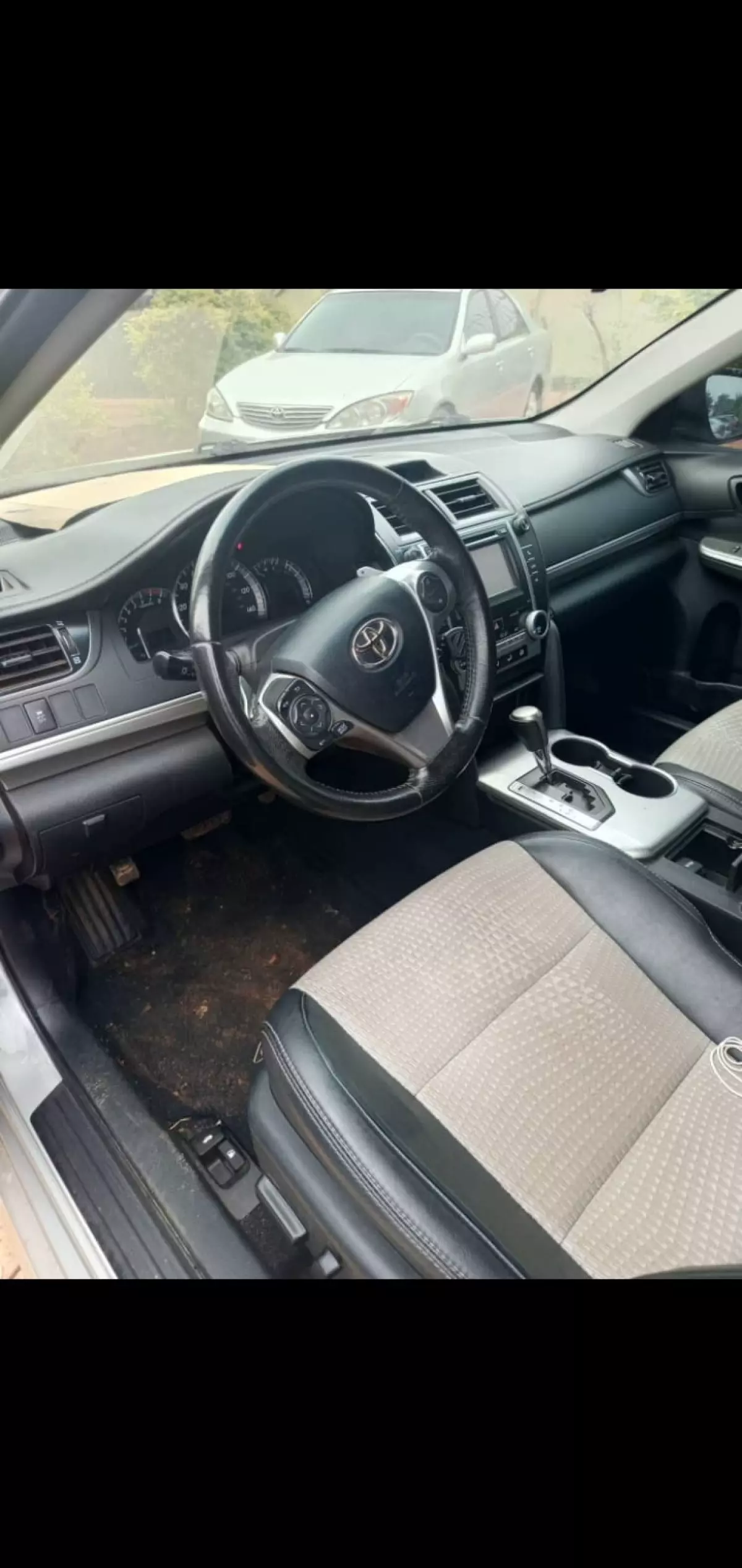 interiorFront