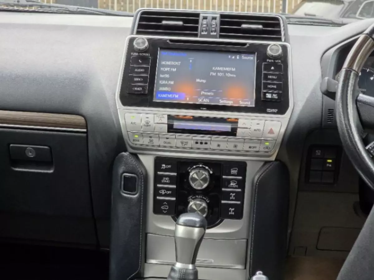 interiorFront