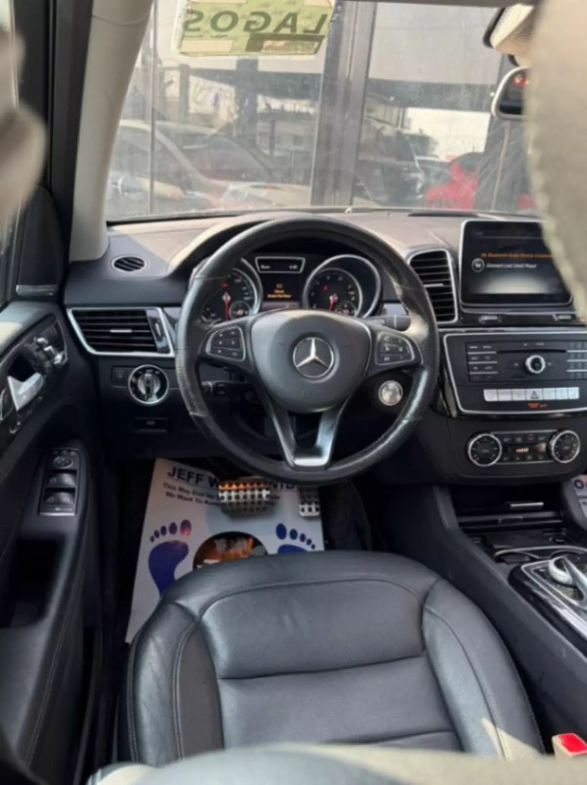 interiorFront