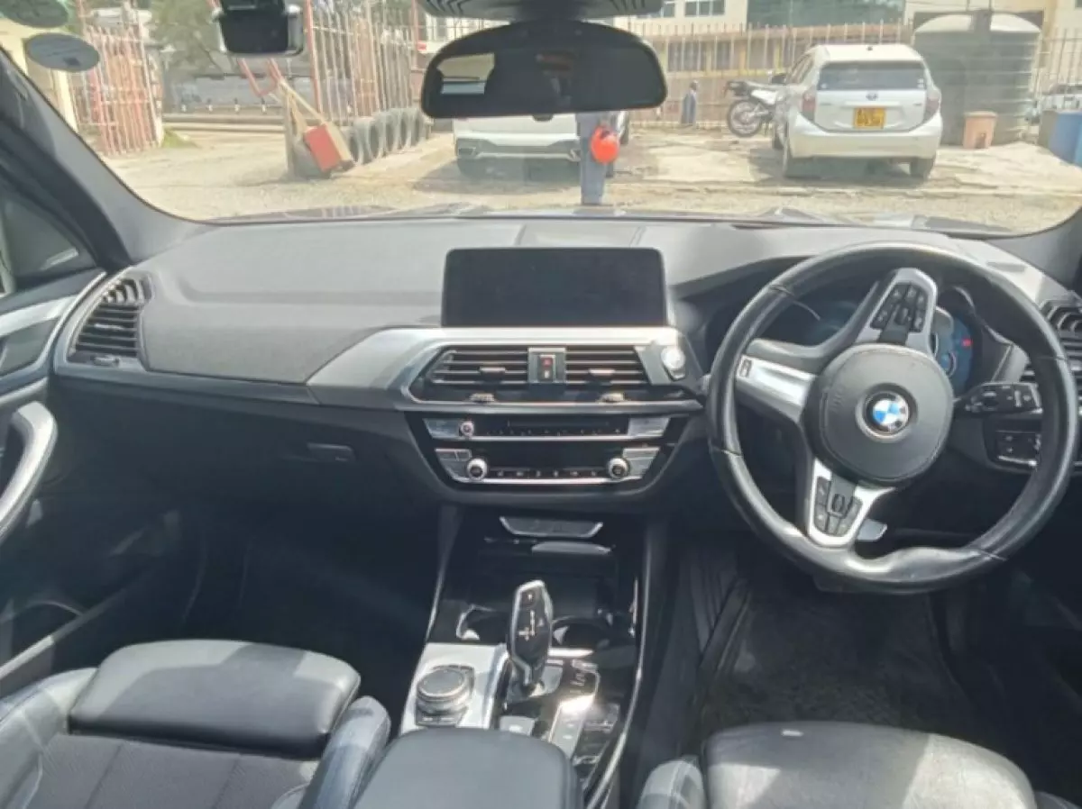interiorFront