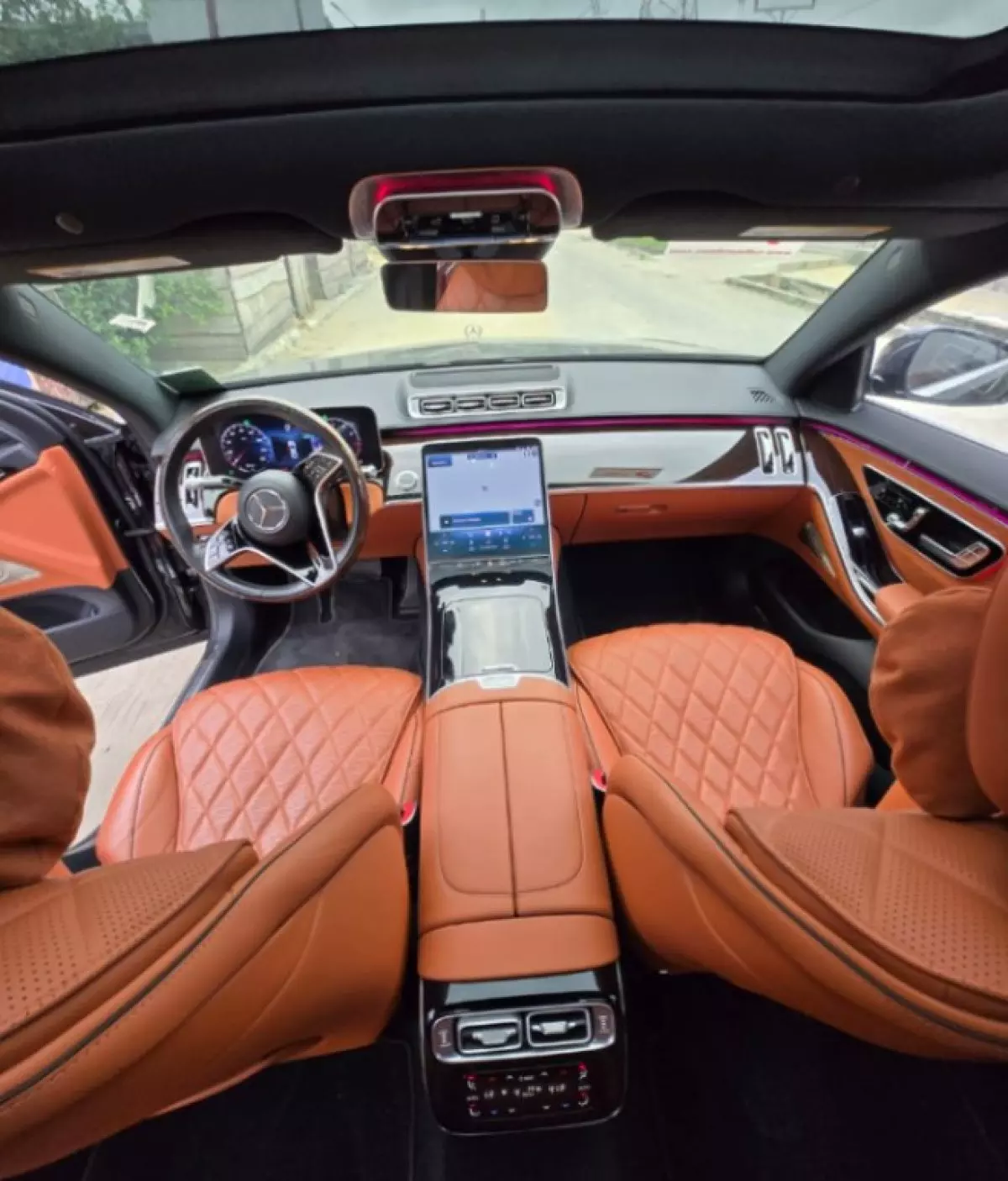 interiorFront