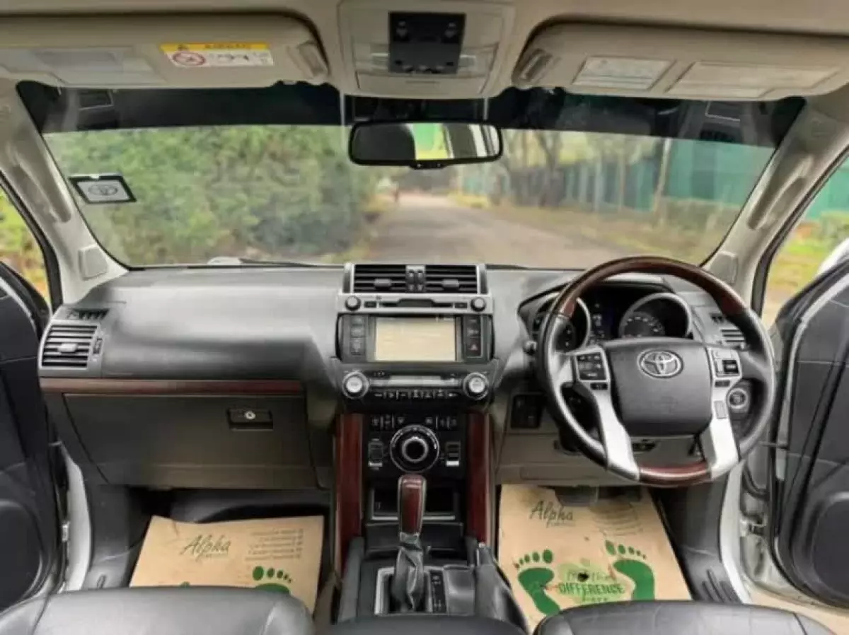 interiorFront