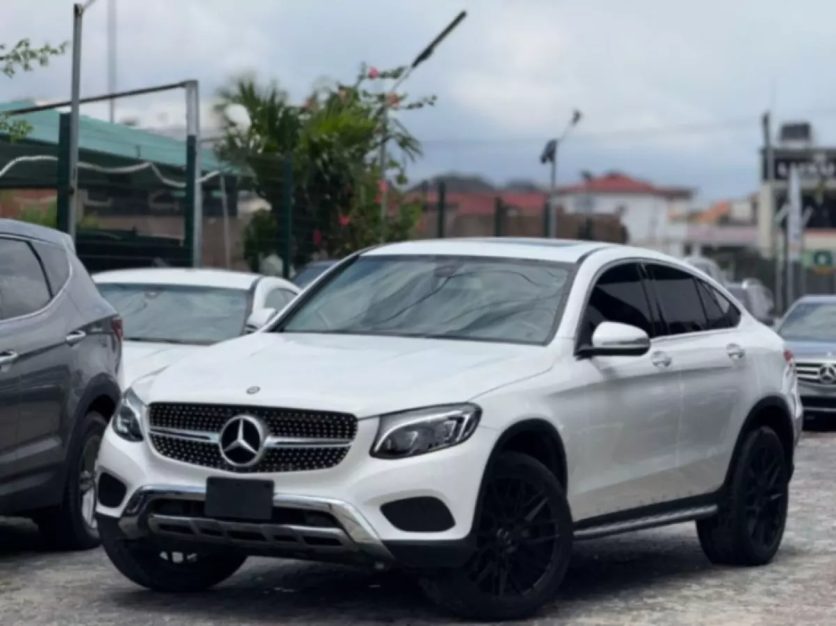 Mercedes-Benz GLC 300 - 2016