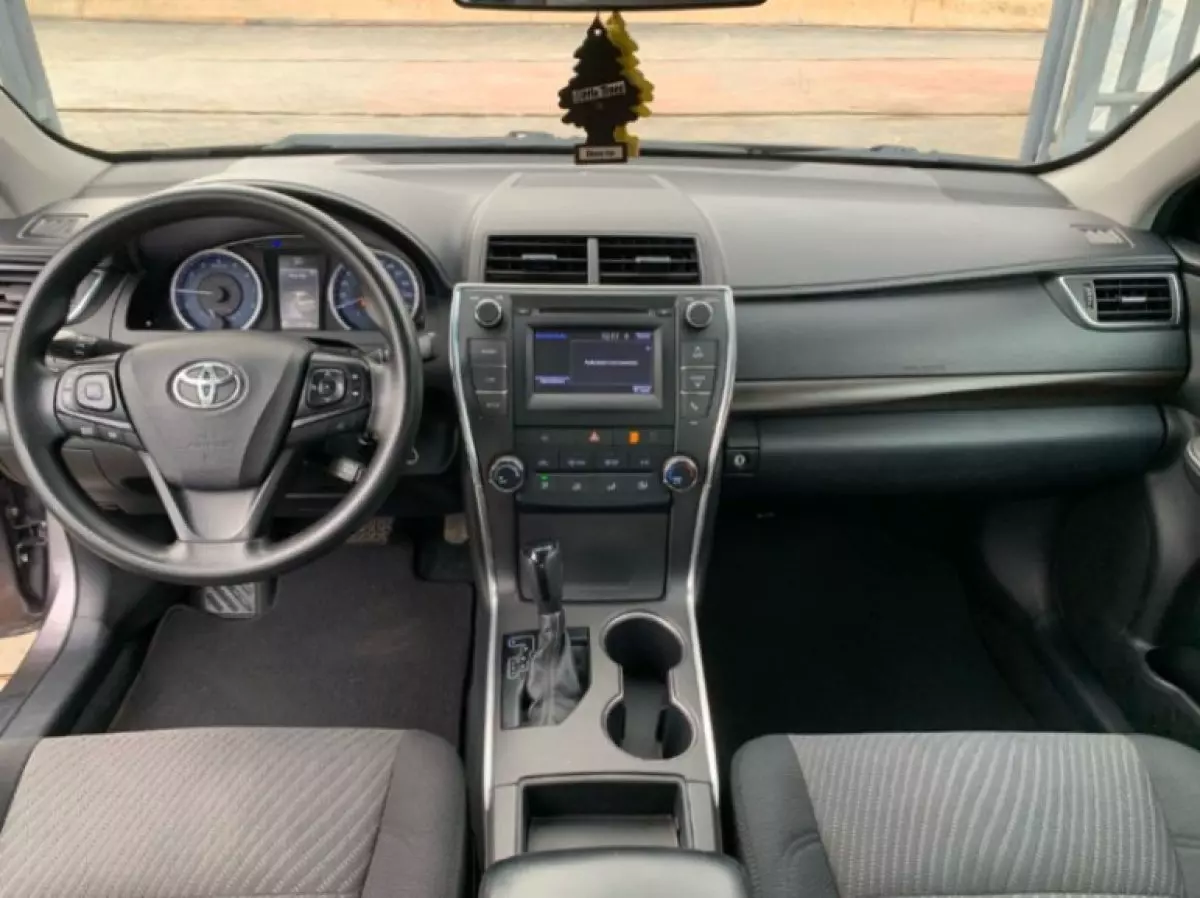 interiorFront
