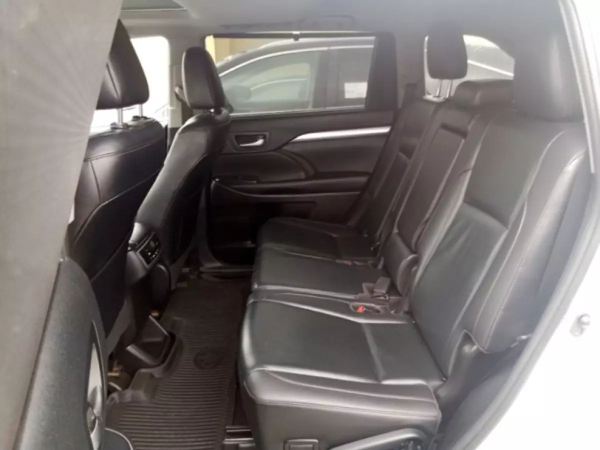 interiorBack