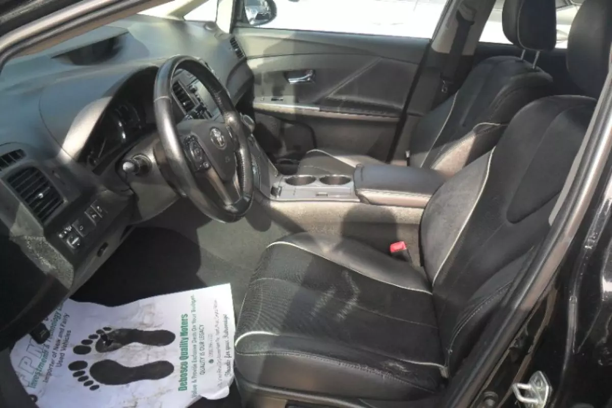 interiorFront