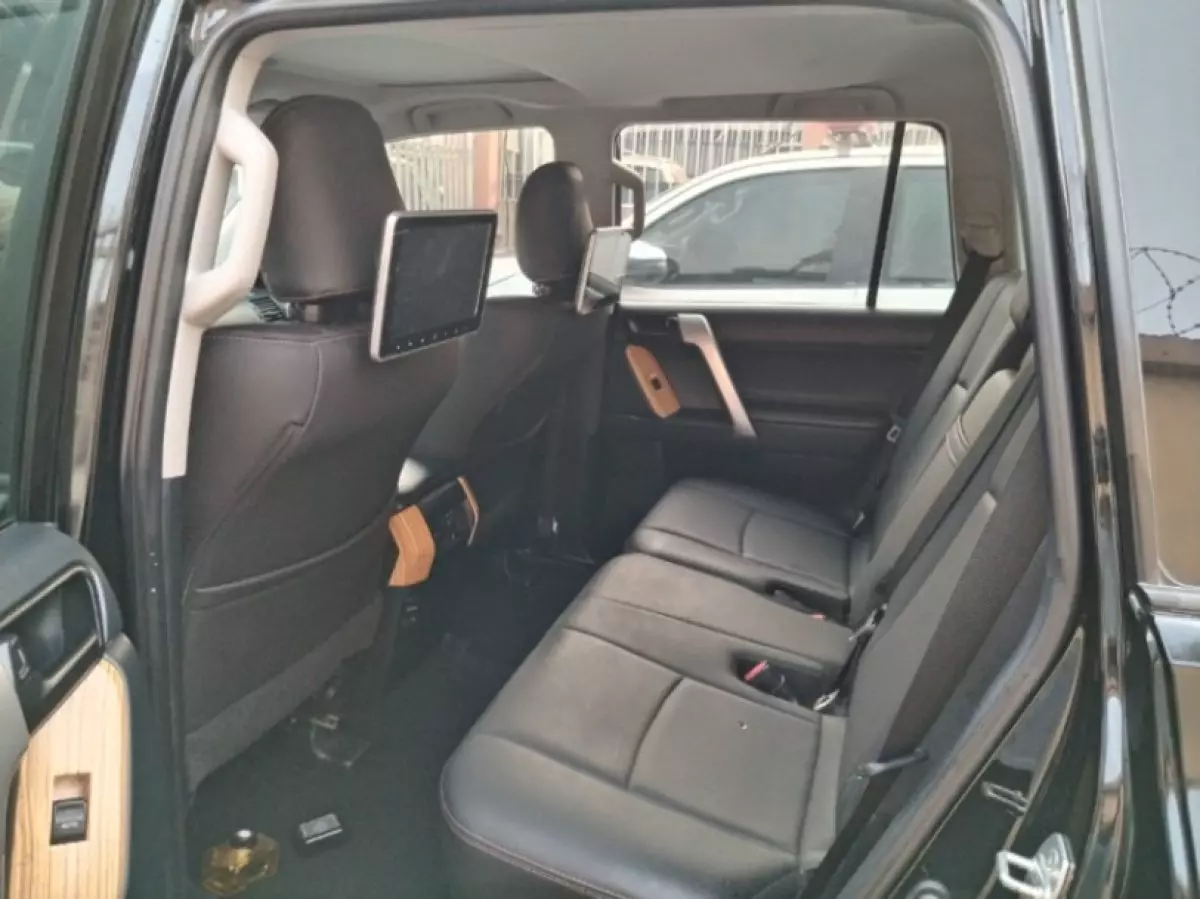 interiorBack