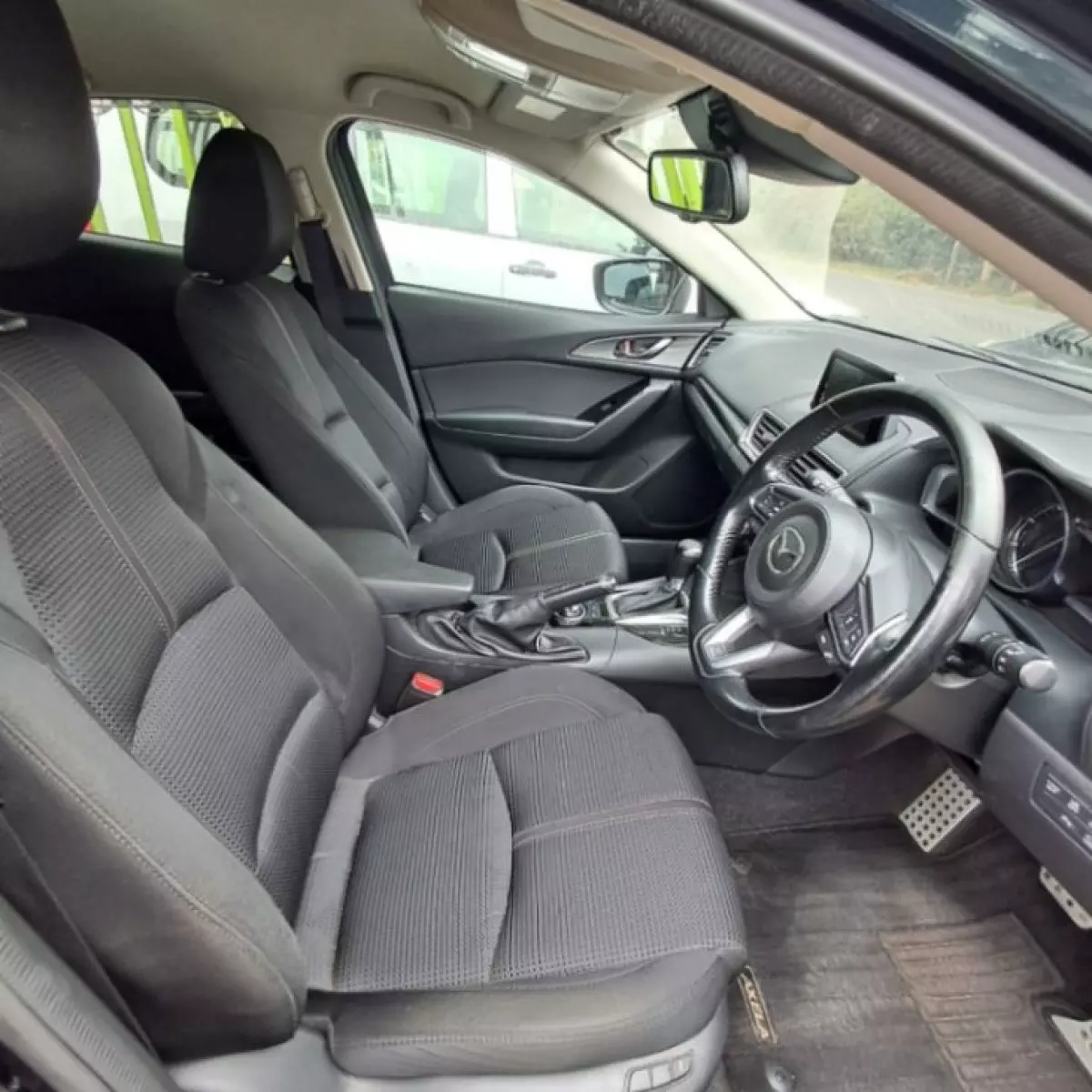interiorFront