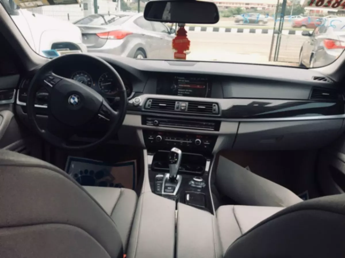 interiorFront