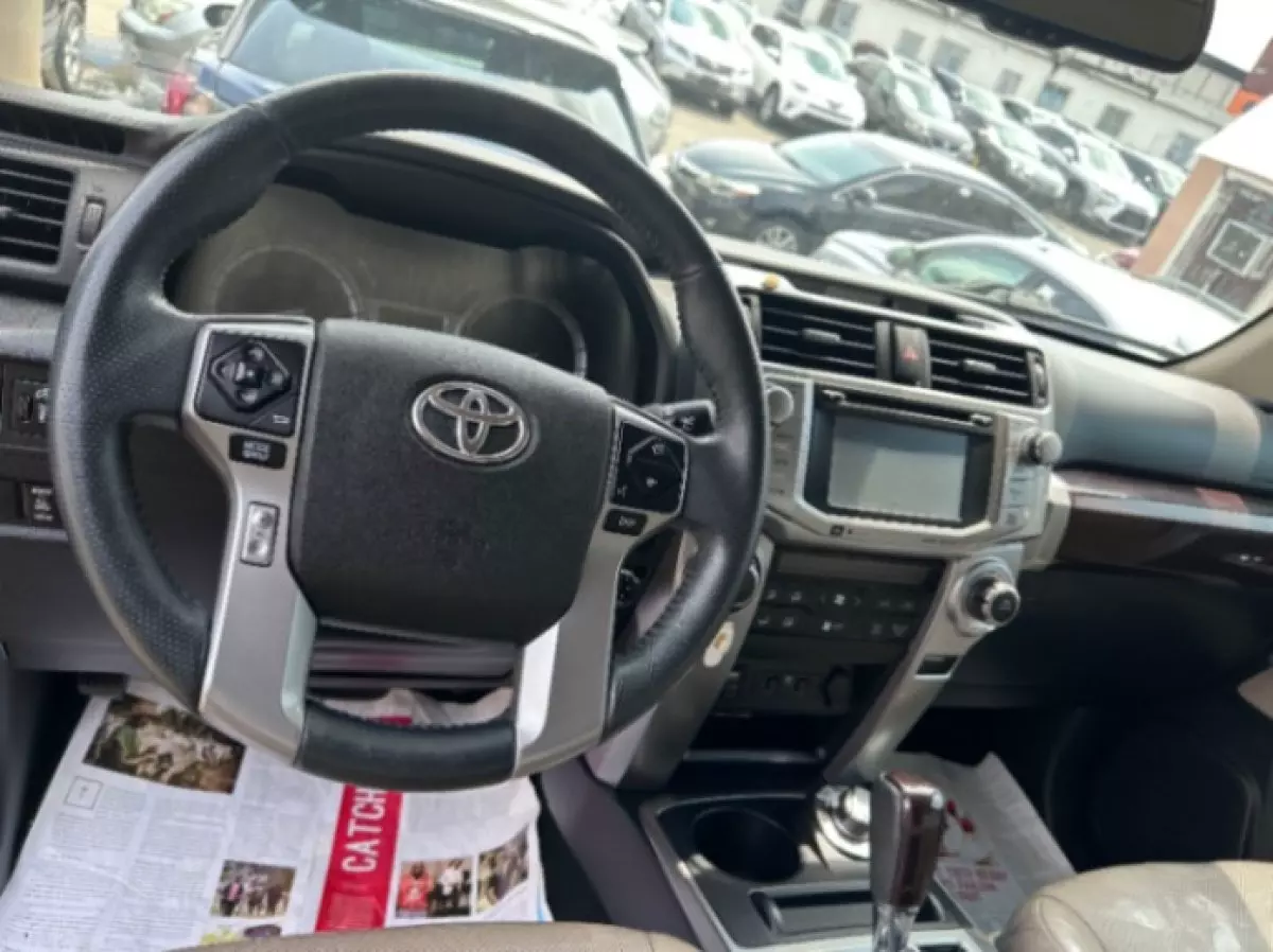 interiorFront
