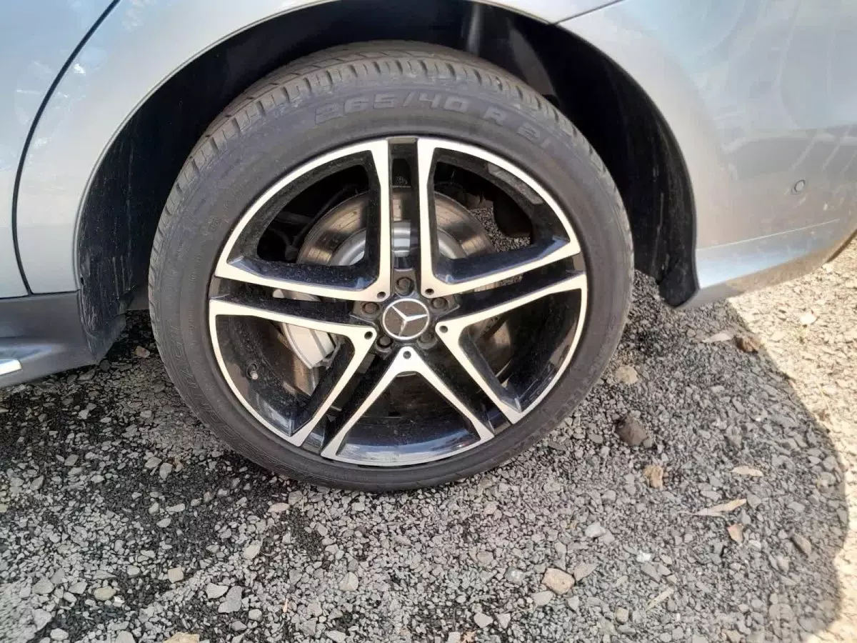 tyre1