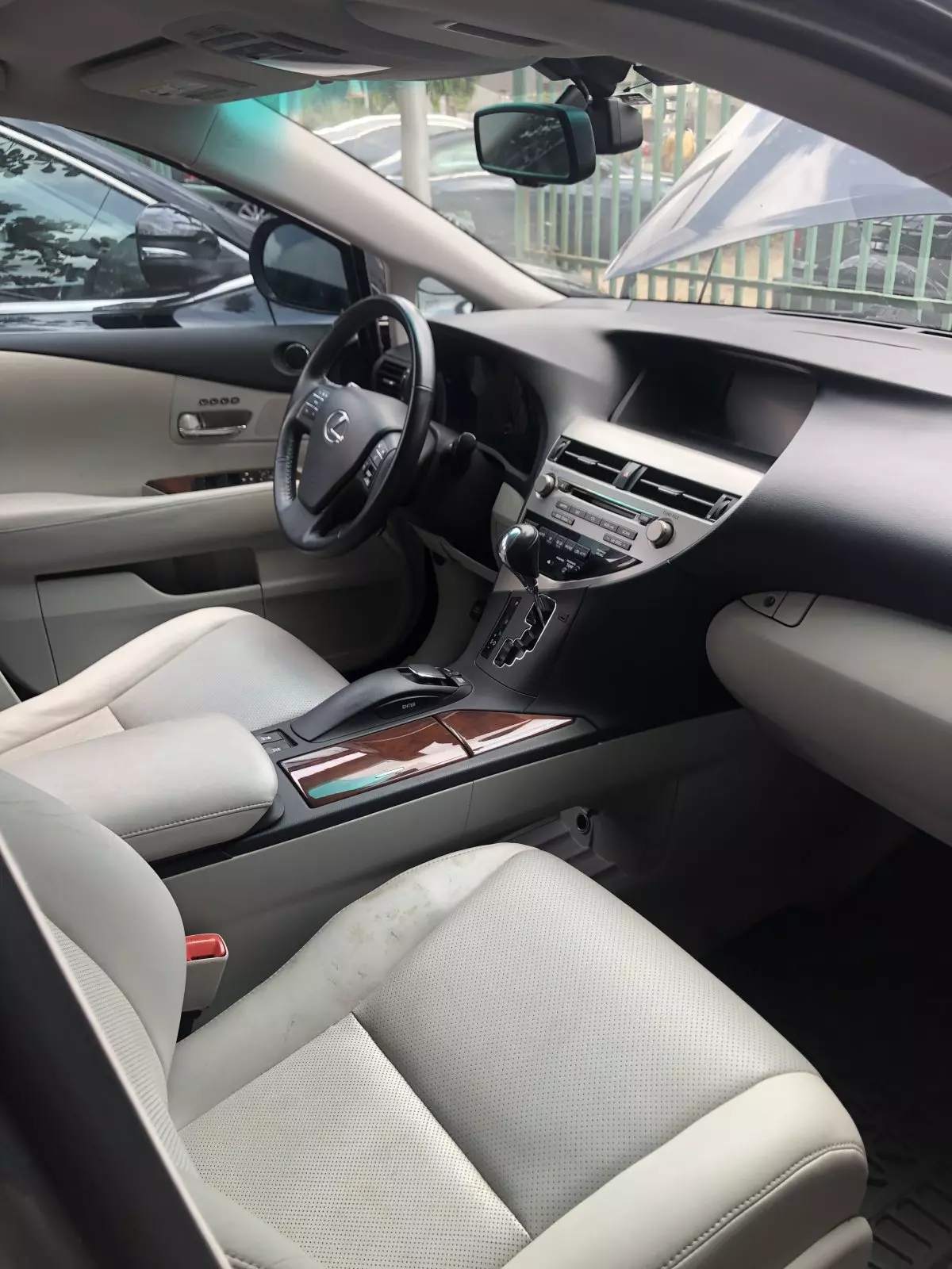 interiorFront