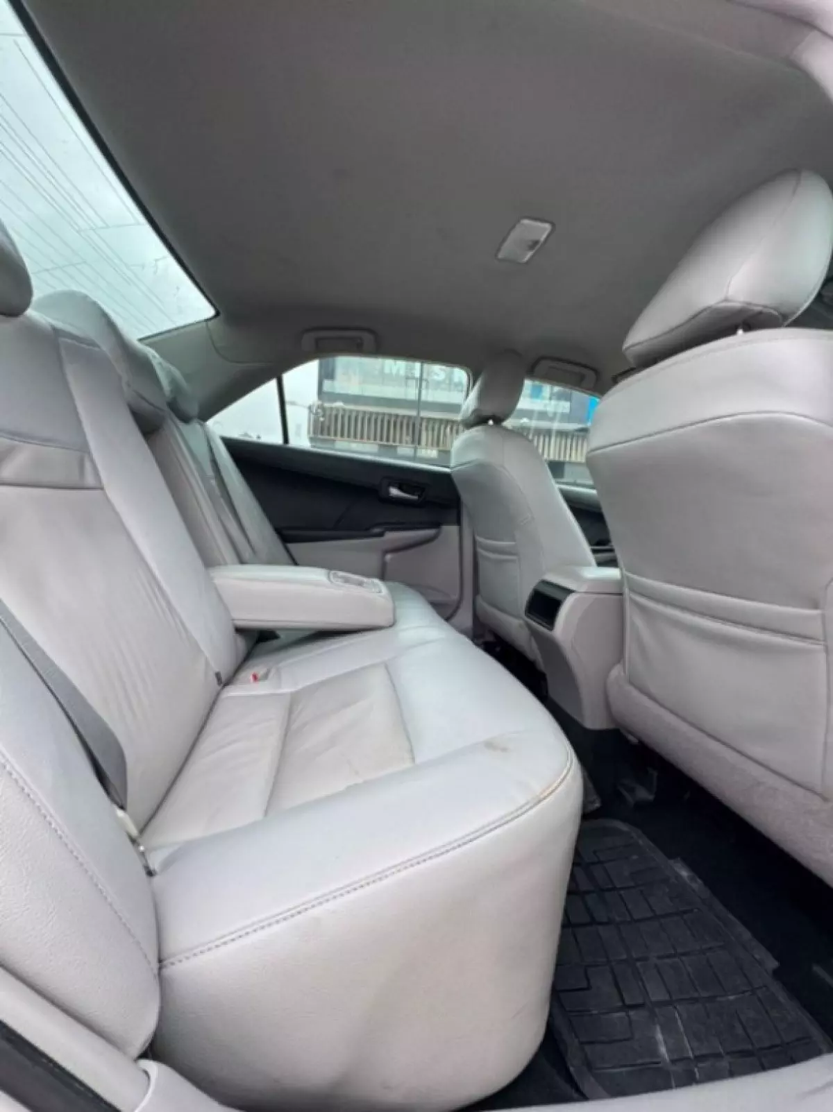 interiorBack