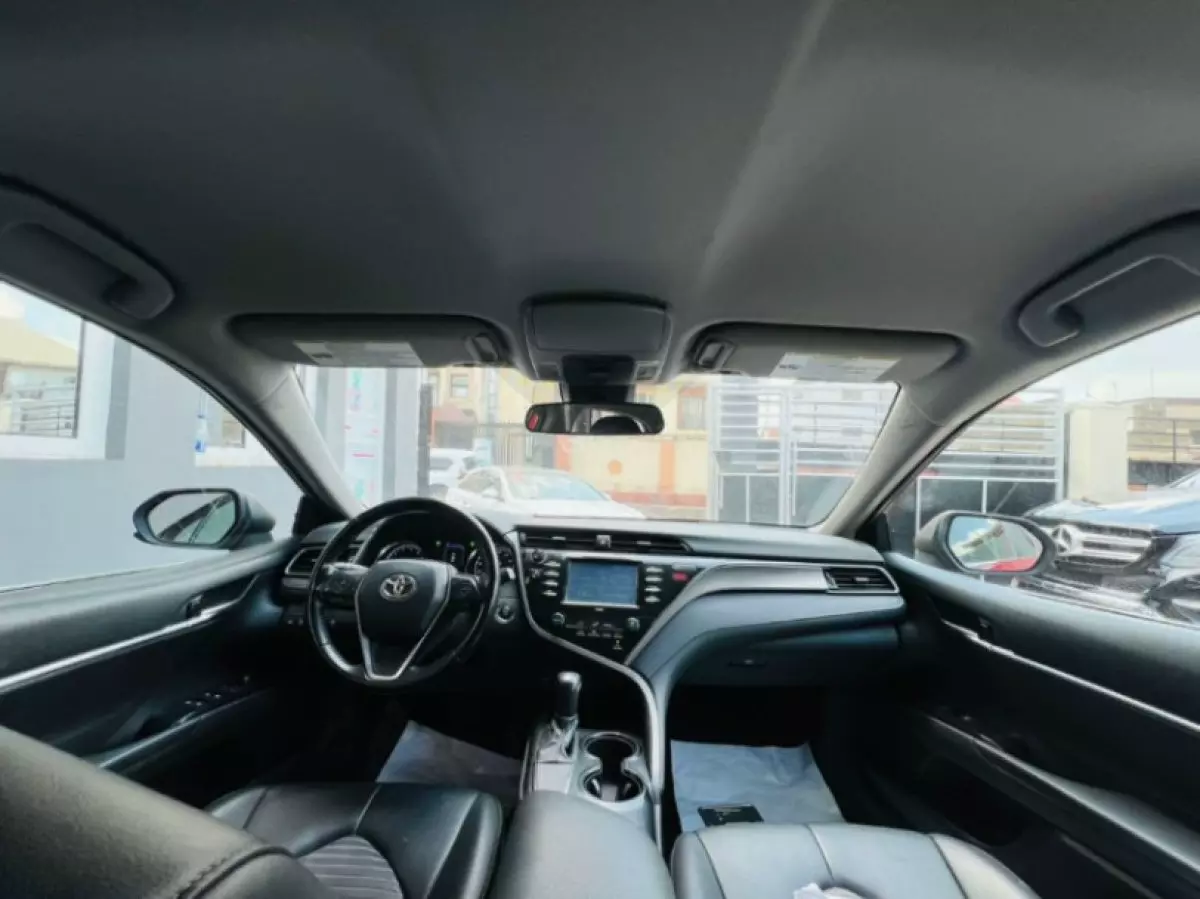 interiorFront