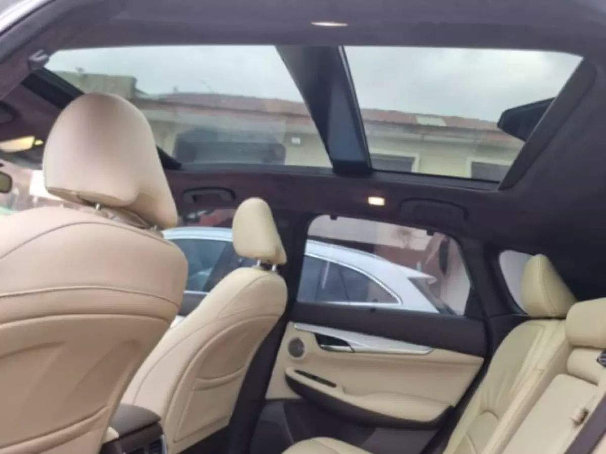 interiorBack