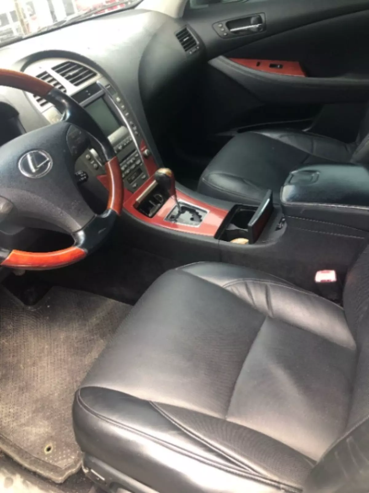 interiorFront