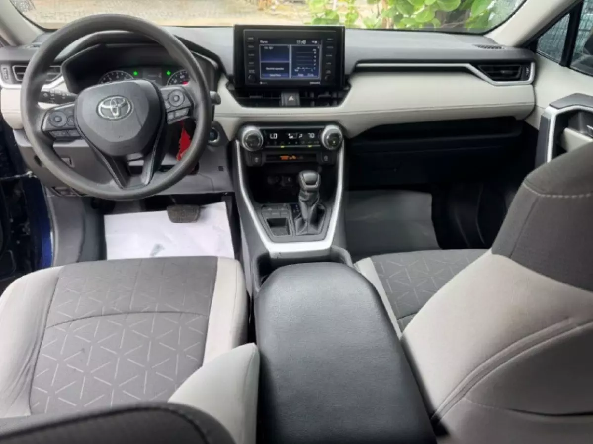 interiorFront