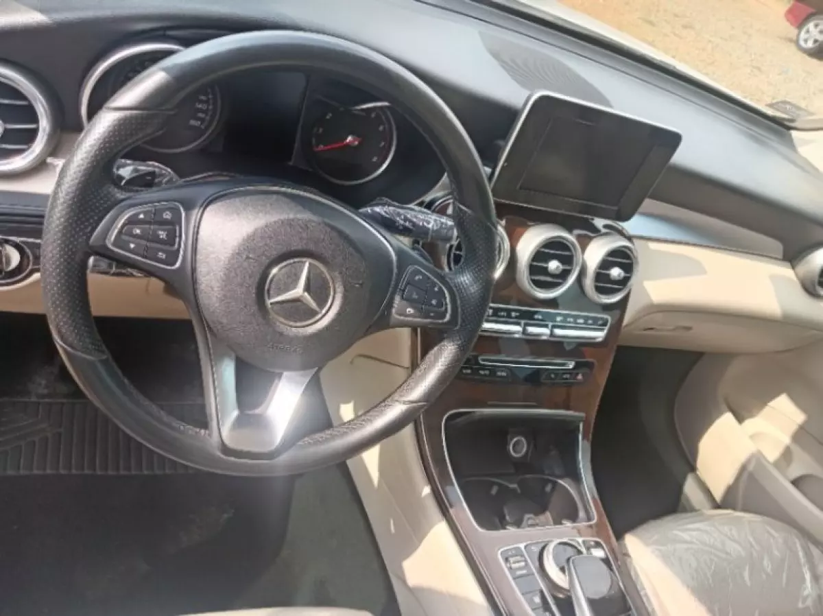 interiorFront