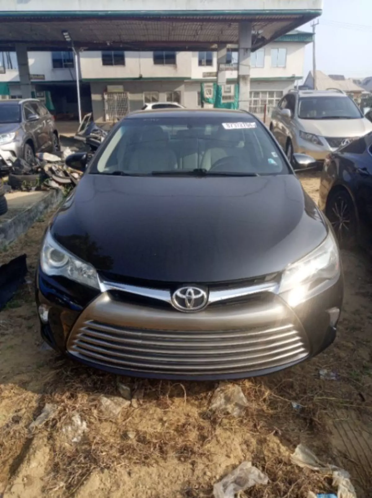 Toyota Camry - 2017