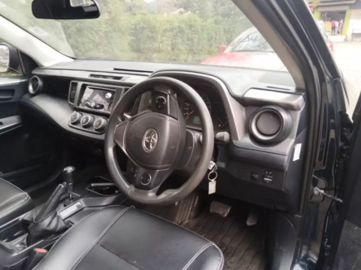 interiorFront