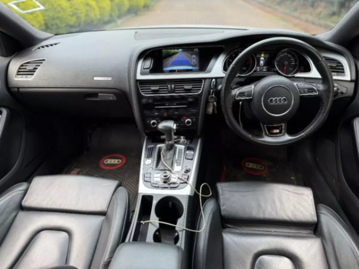 interiorFront