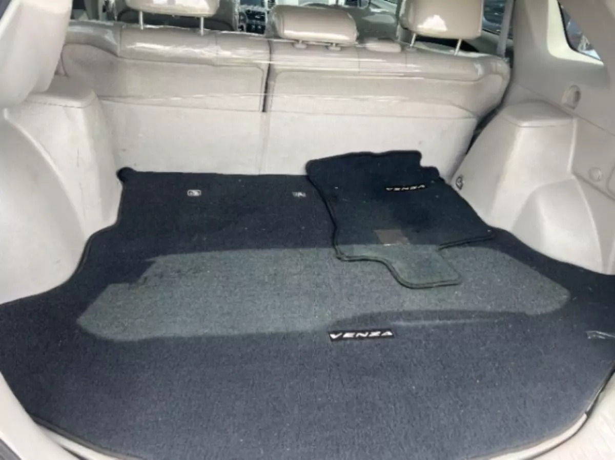 interiorBack