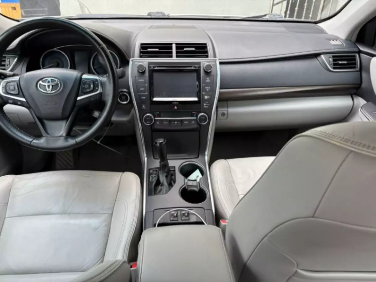 interiorFront