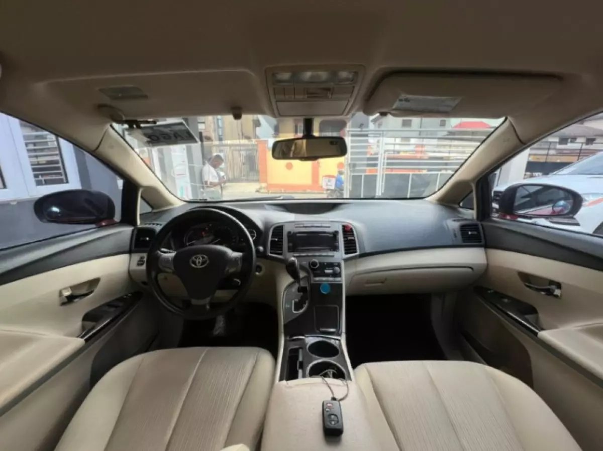 interiorFront