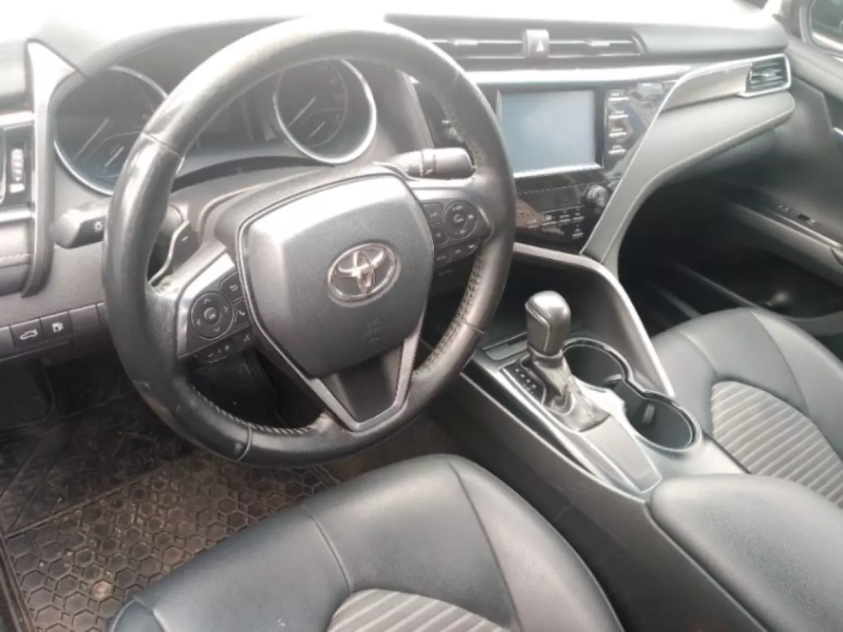 interiorFront