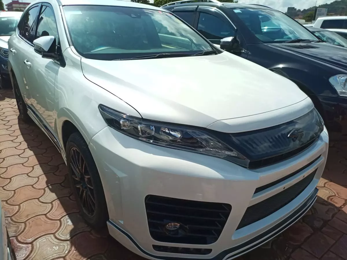 Toyota Harrier - 2014