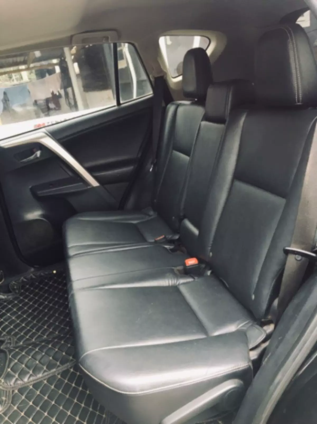 interiorBack