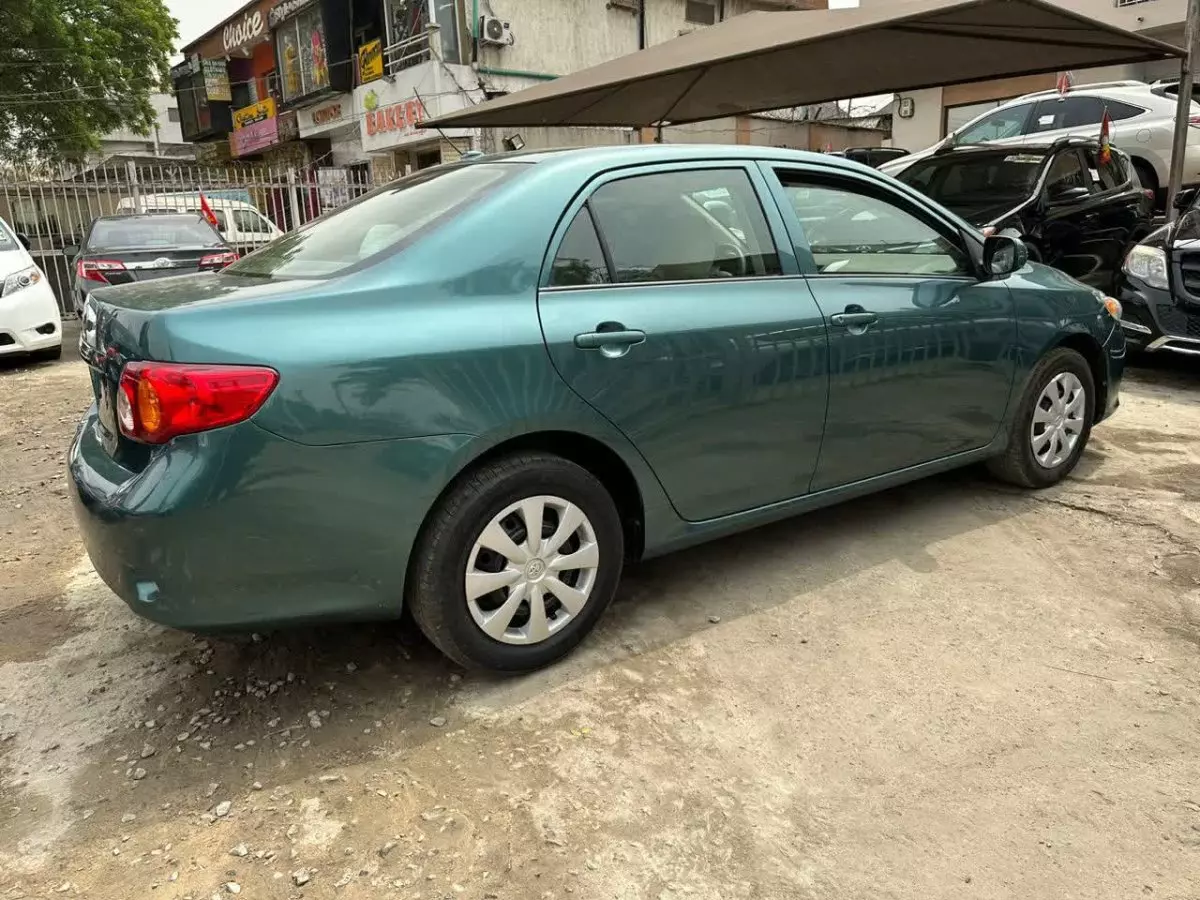 car Right Back
