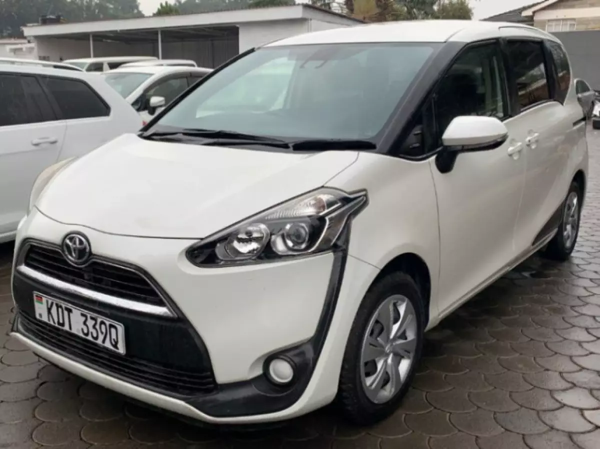 Toyota Sienta - 2018