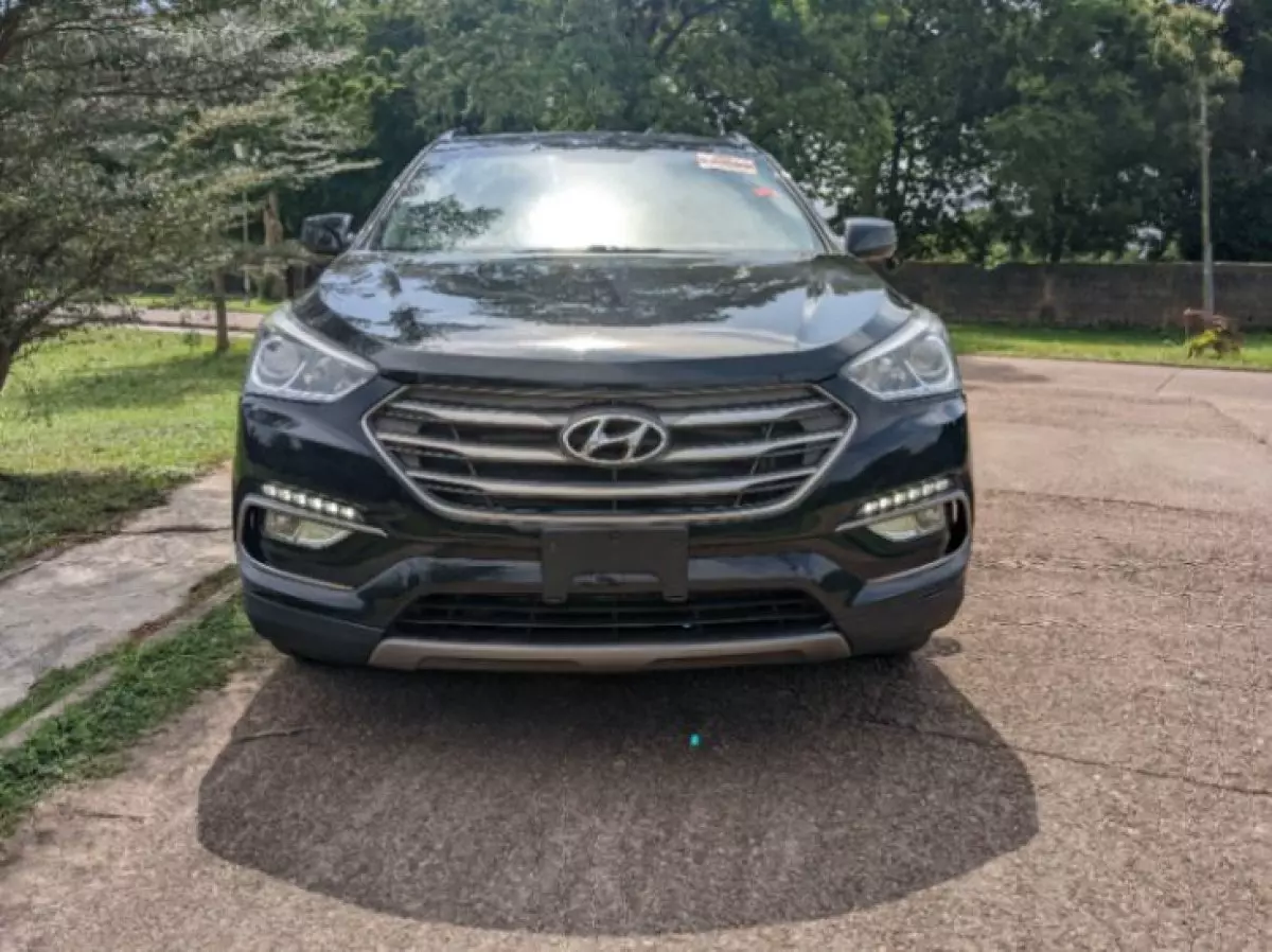 Hyundai Santa Fe - 2017