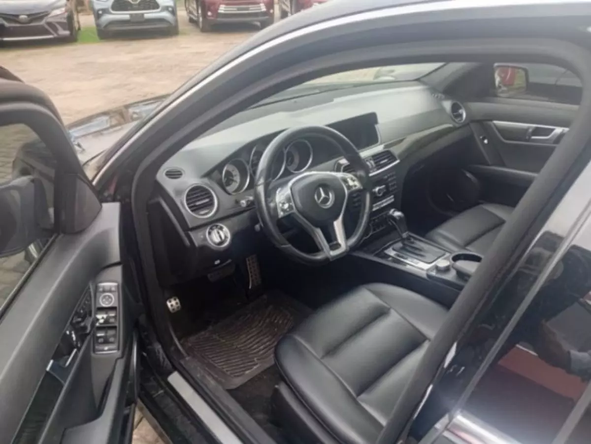 interiorFront