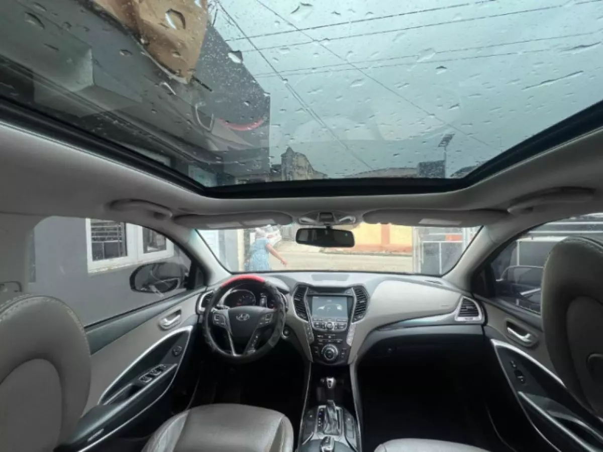 interiorFront