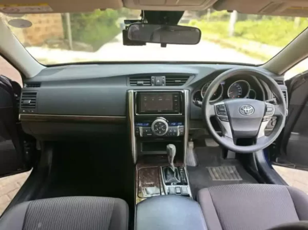 interiorFront