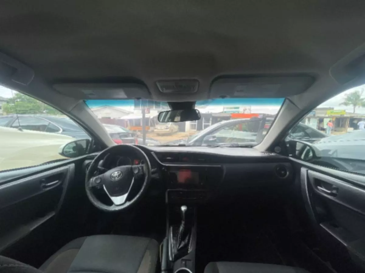 interiorFront