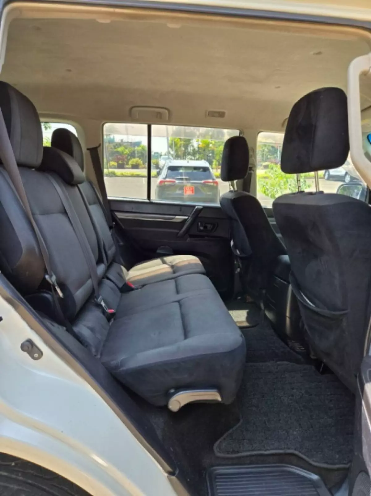 interiorBack
